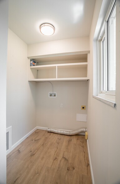 Building Photo - 405 Joellen Pl