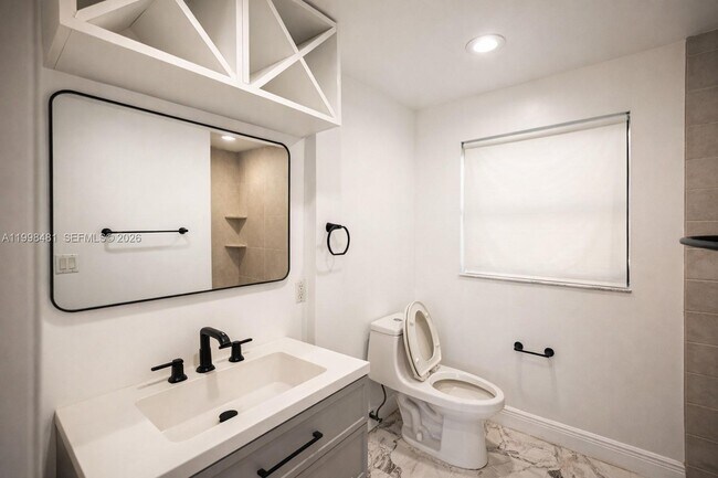 Building Photo - 2413 Nassau Ln