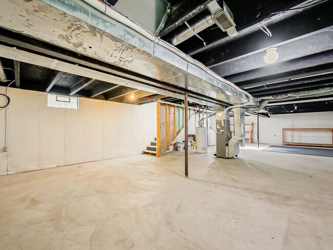 Building Photo - 49 Oakhill St