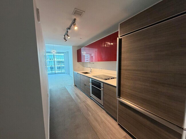 Building Photo - 1100 S Miami Ave