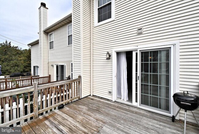 Building Photo - 4258 Red Oak Ct
