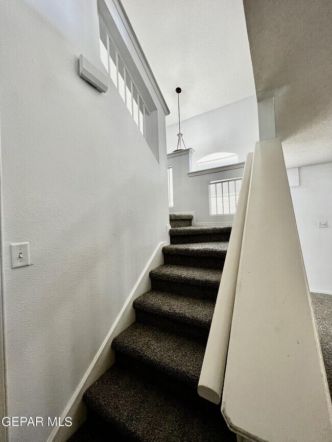 Building Photo - 12701 Francisco Paz Dr