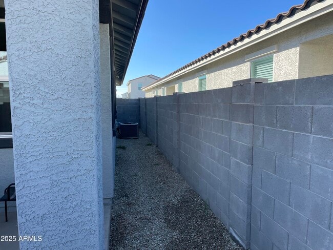 Building Photo - 17376 W Paraiso Ln