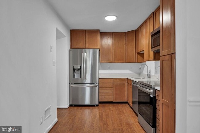 Building Photo - 9021 Sandalwood Dr