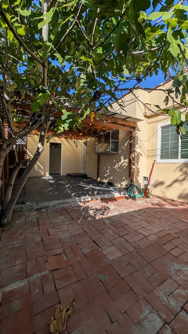 Building Photo - 1203 N Kenilworth Ave