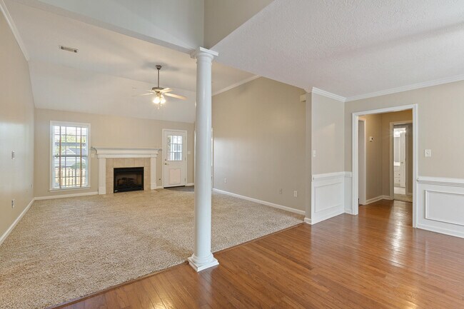 Building Photo - 391 Sandleton Way