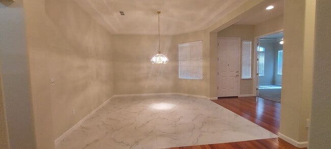 Building Photo - Gated: Single Story Heritage Oaks 3 Bedroom Plus Office/Den 3 Car Garage with lots of built in fo...