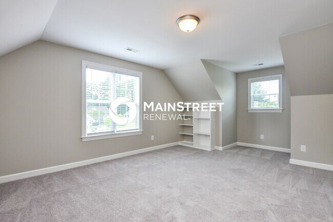 Building Photo - 4 Bedroom Pet-Friendly Home in Smithfield, NC with Main Street Renewal