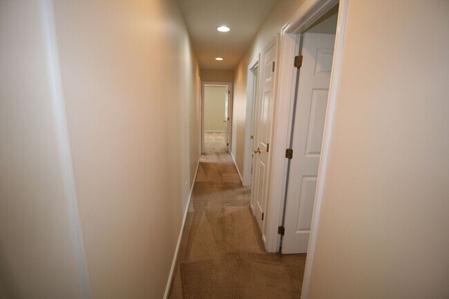Building Photo - Single Family Home in the Hamburg Area         20260504