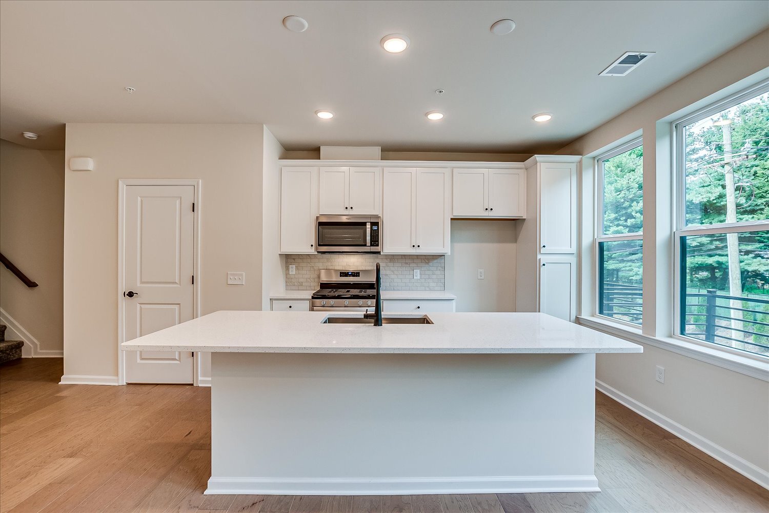 Building Photo - 624 Sadie Cir