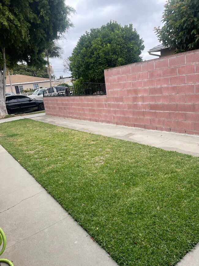 Building Photo - 3539 Baltic Ave