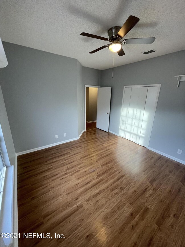 Building Photo - 1827 Wildwood Creek Ln