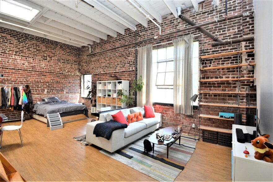 Building Photo - 730 29th St