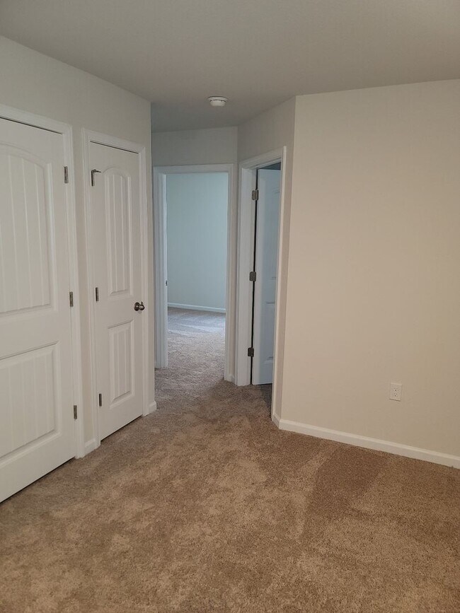 Building Photo - Newer Construction Home in Creedmore Hills!