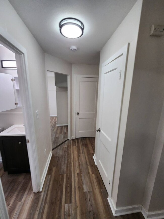 Building Photo - 2-Bedroom + Bonus Room Bungalow with Basement – Flexible Living Space