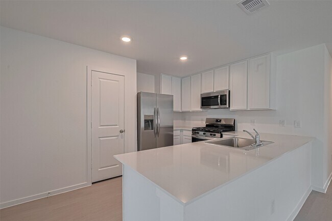 Primary Photo - 28930 Rustic Windmill Wy