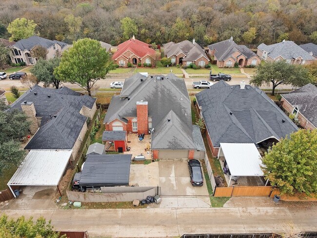 Building Photo - 1226 Rivercrest Dr