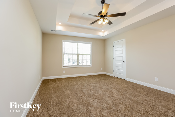 Building Photo - 715 Banister Dr