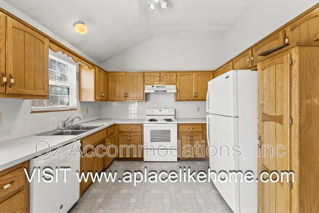 Building Photo - 1225 E Butterfield Pl