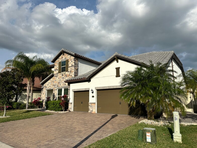 Building Photo - 7944 Chilton Dr