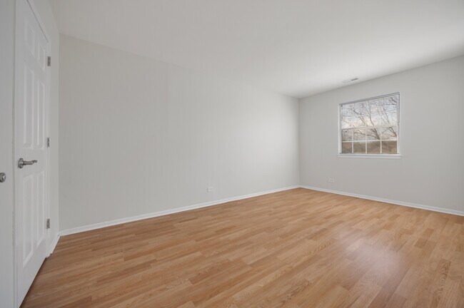 Building Photo - 93 N Victoria Ln