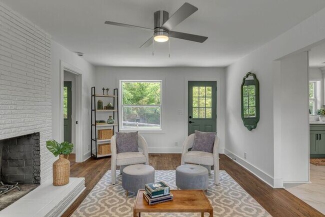 Building Photo - Secluded Remodeled Madison House