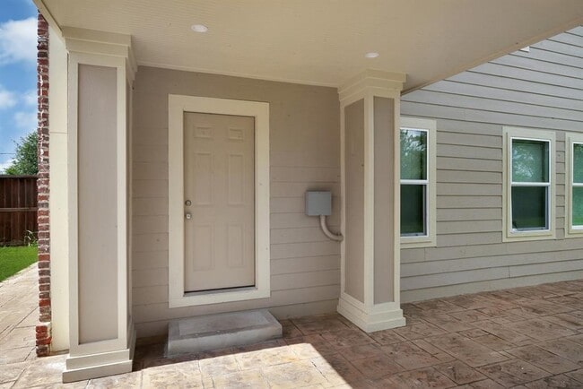 Building Photo - 12430 Pecan Ct