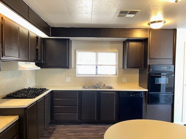 Building Photo - 3539 Cape Cod Dr