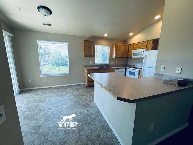 Building Photo - 2107 E Whispering Willow Ln
