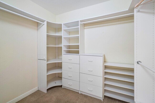 Building Photo - 9543 Barletta Winds Point