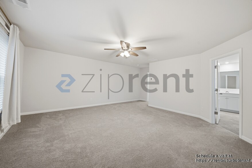 Building Photo - 2438 Bayberry St