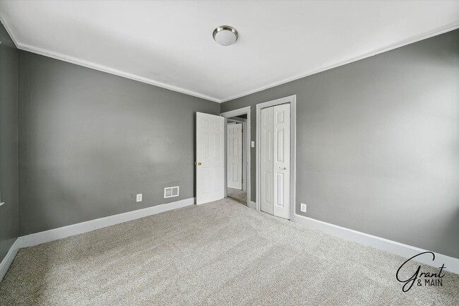 Building Photo - 15886/15888 Woodingham - Two Yutes Detroit Holdings LLC