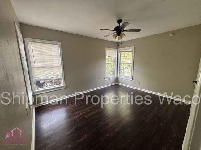 Building Photo - 3125 Reuter Ave