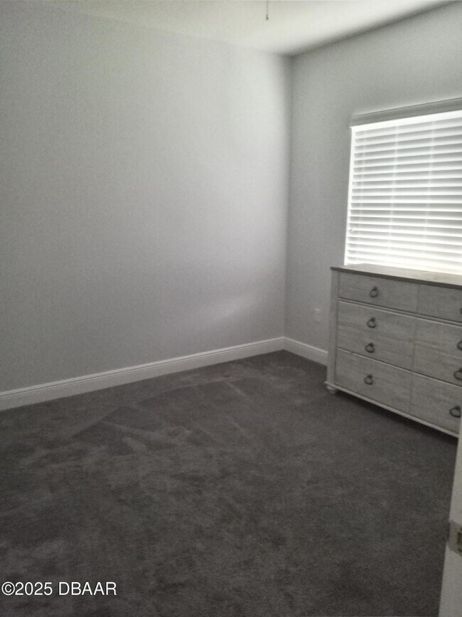 Building Photo - 5400 Hutchinson St