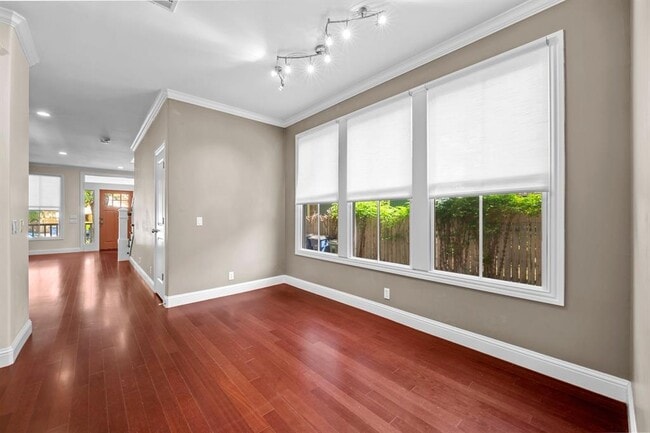 Building Photo - 4513 Avenue F