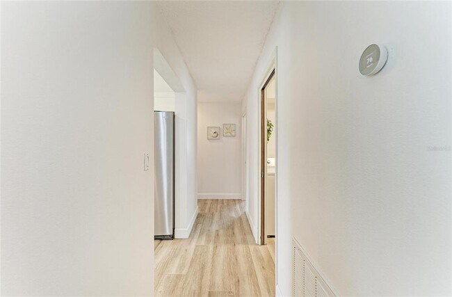 Building Photo - 405 Bayside Ln