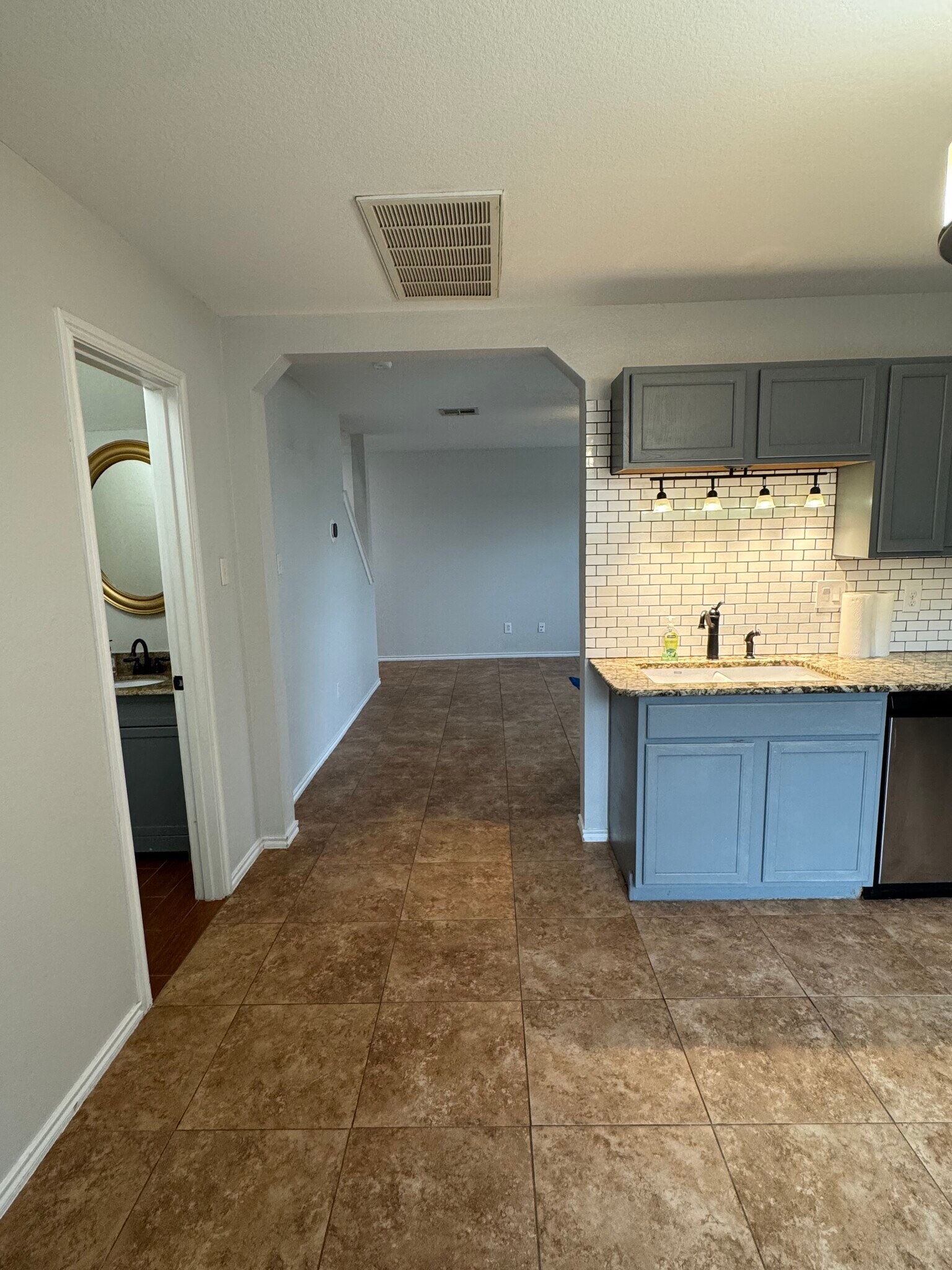 Building Photo - 608 Sherry Dr