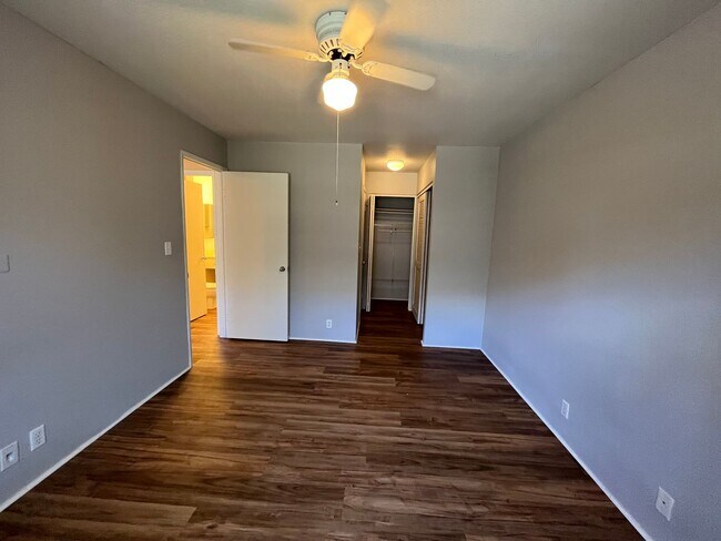 Building Photo - $2800, 2BR/1BA/2PKG, Crosspointe (Aiea/Hon...