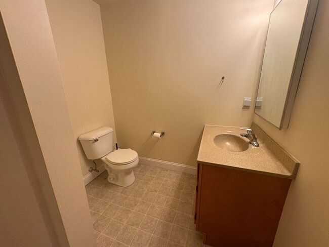 Building Photo - Spacious Furnished 3-Bedroom Condo – All U...