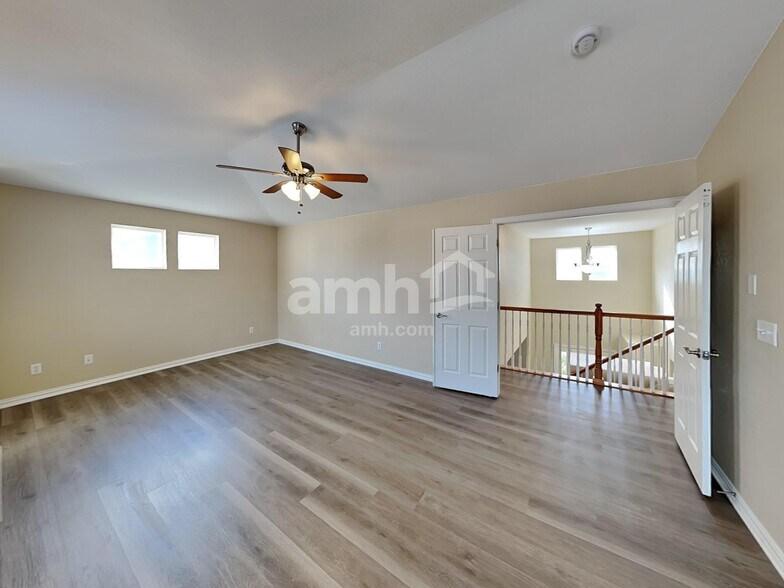 Building Photo - 2828 S Killarney Way