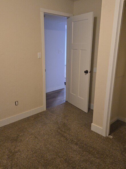 Building Photo - 210 W 510 S