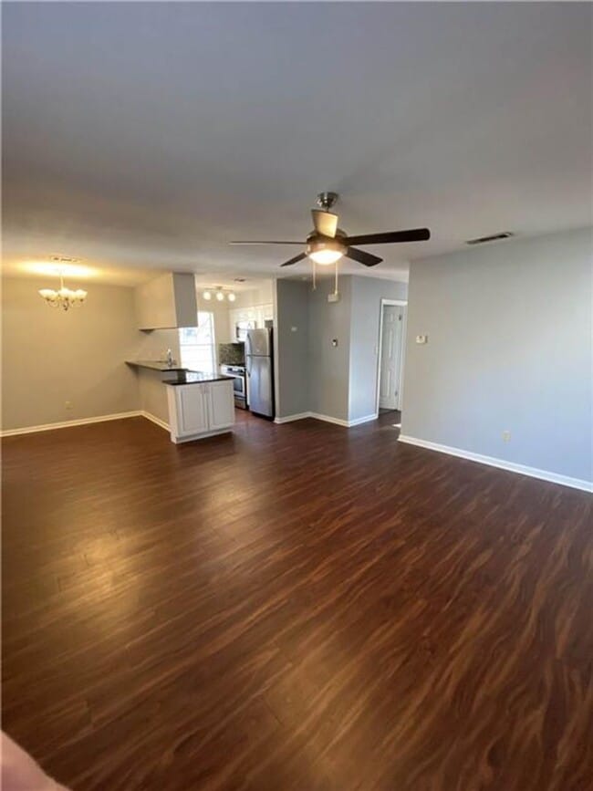 Building Photo - 3307 Whitepine Dr