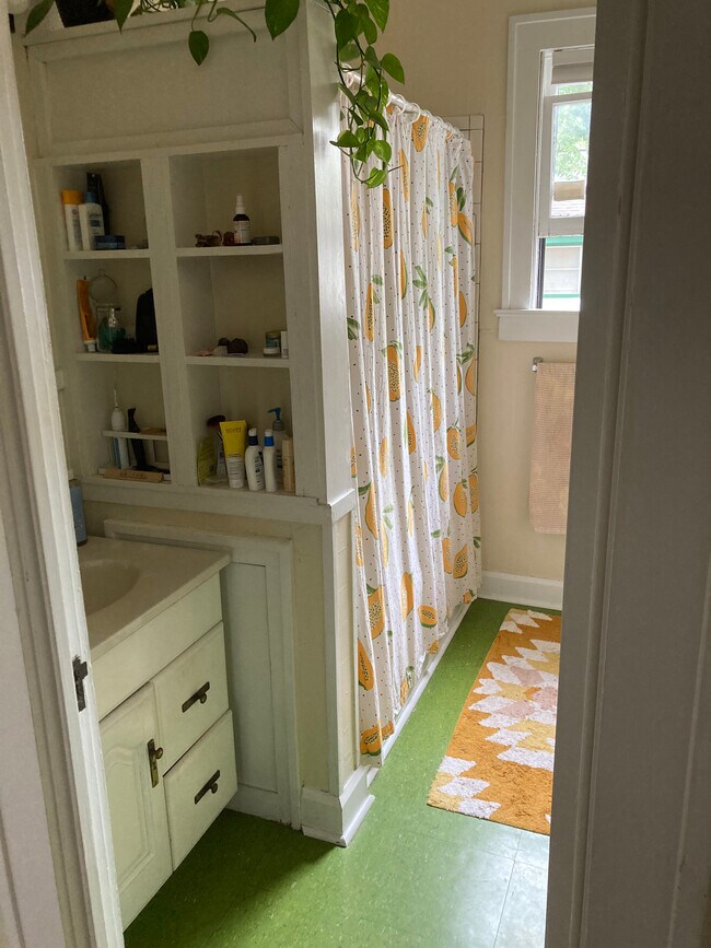 4/21/21 bathroom - 1307 E 28th St