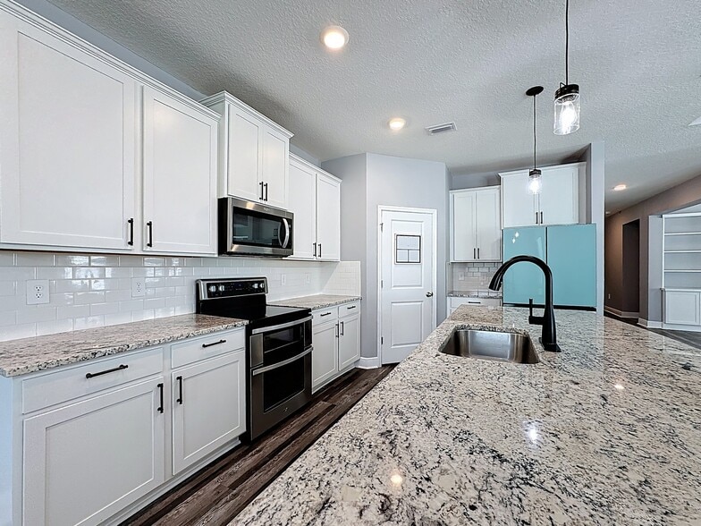 Building Photo - 17535 Cantarina Cove