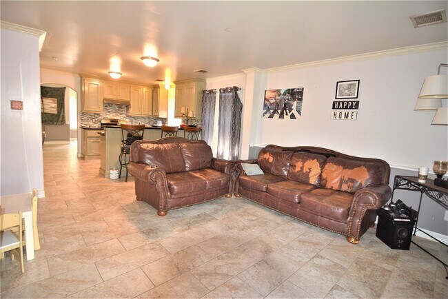 Building Photo - 7423 River Pines Dr