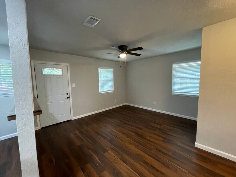 Building Photo - 4525 Merida Ave