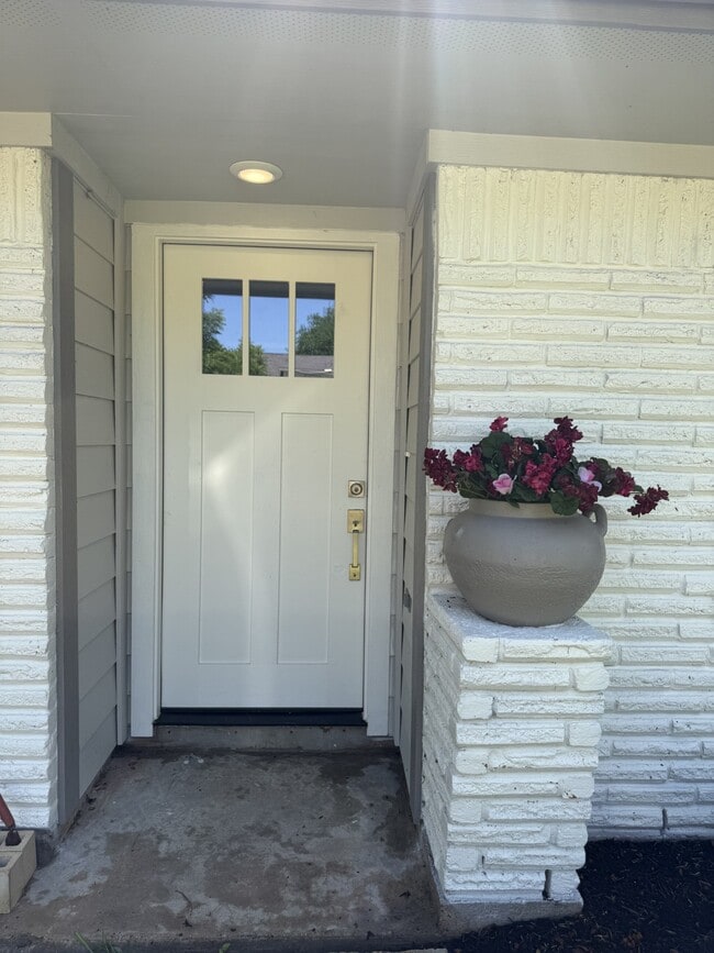 Building Photo - 135 Highland Terrace Dr