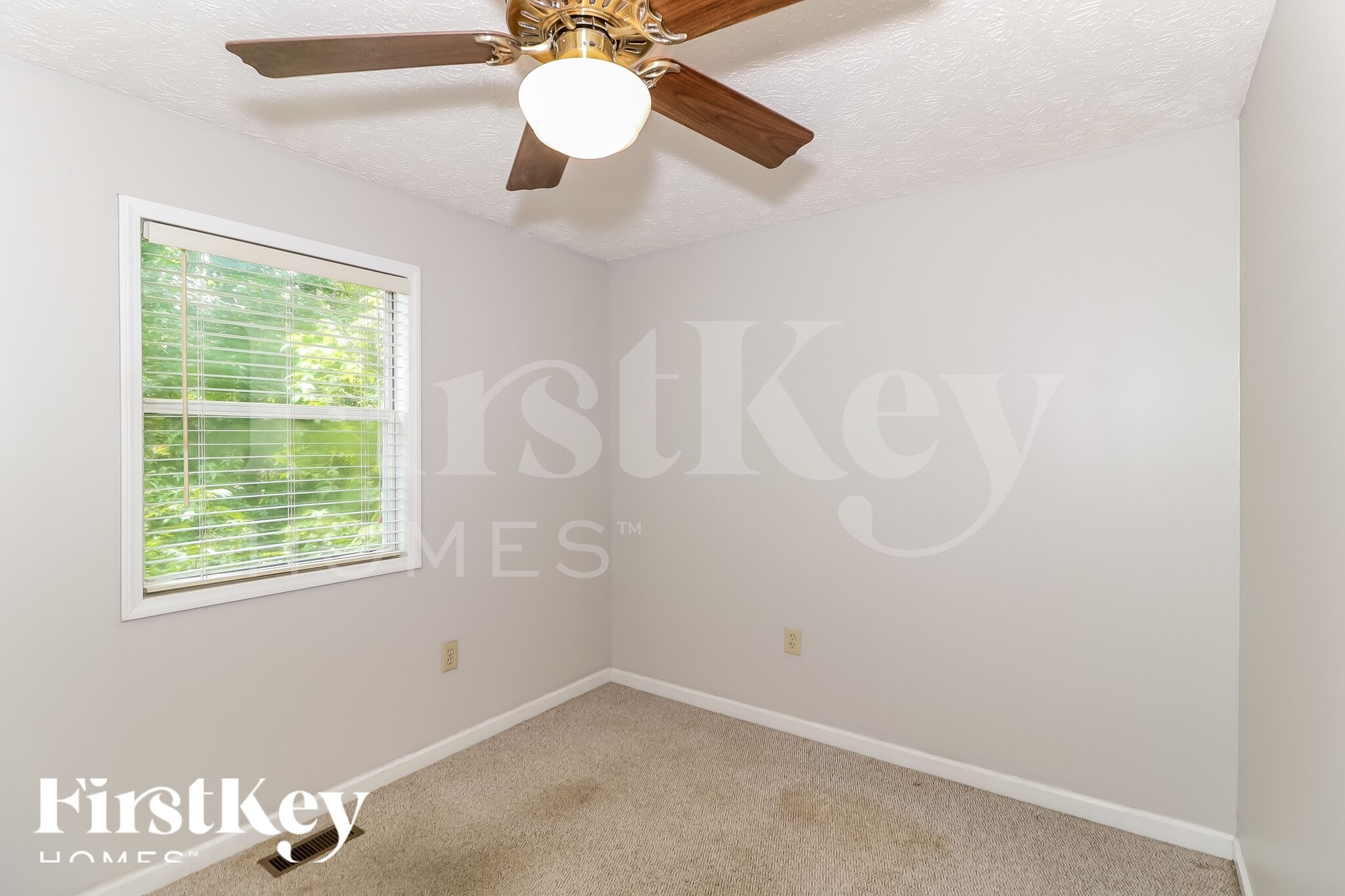 Building Photo - 115 River Trace Dr