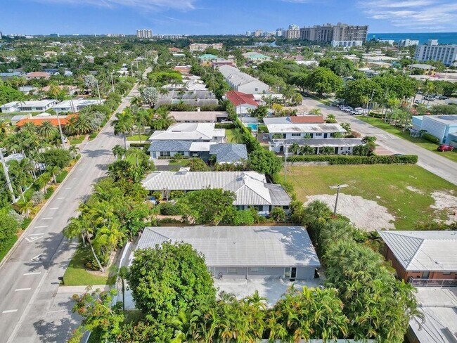 Building Photo - 4422 Sea Grape Dr