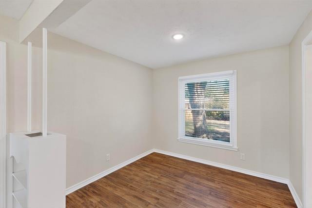 Building Photo - 2207 Housley Dr